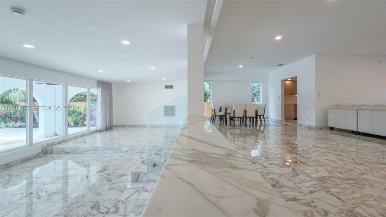1690 Daytonia Rd, Miami Beach, FL 33141 Photo