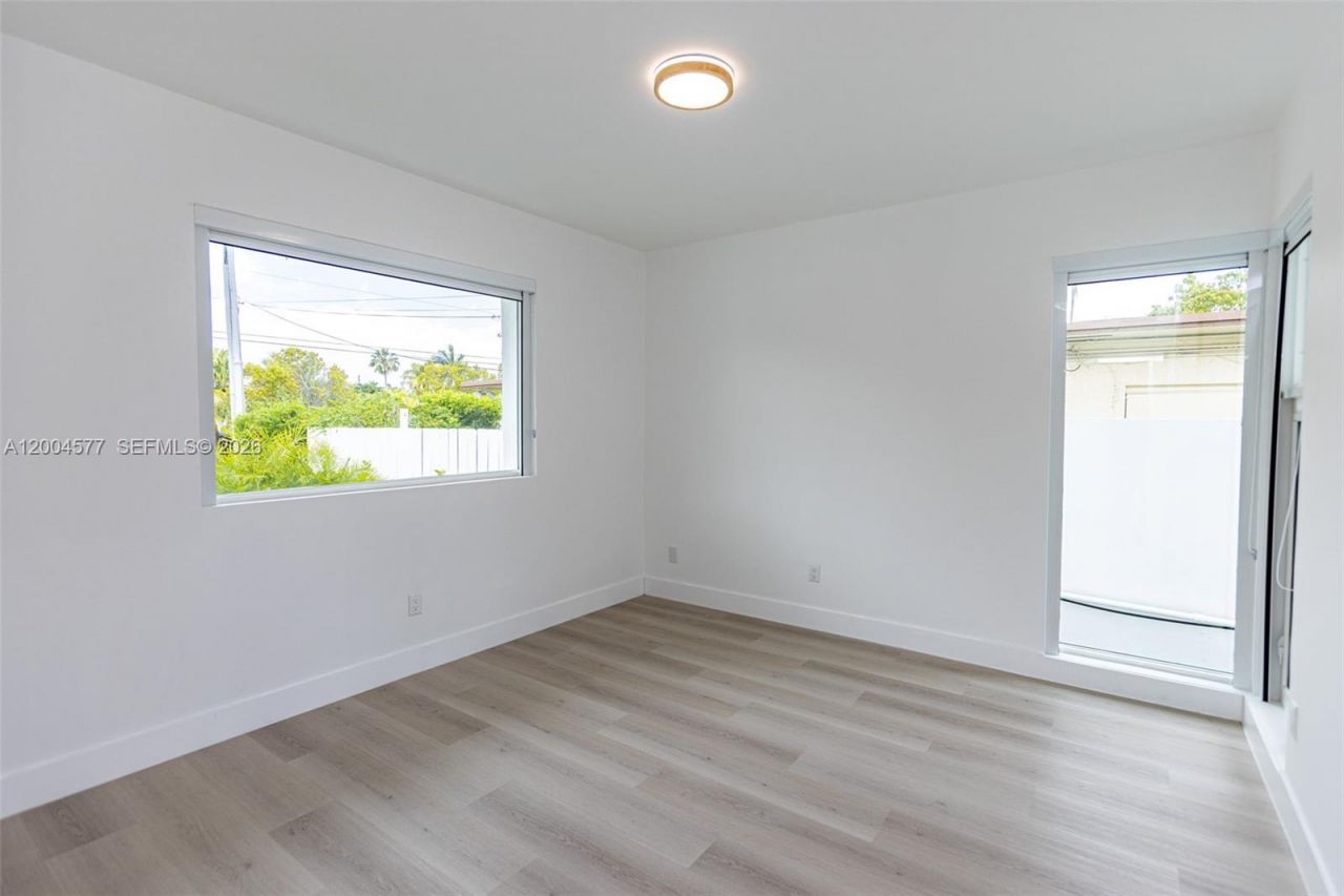 1690 Daytonia Rd, Miami Beach, FL 33141 Photo
