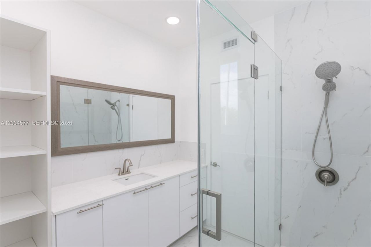 1690 Daytonia Rd, Miami Beach, FL 33141 Photo
