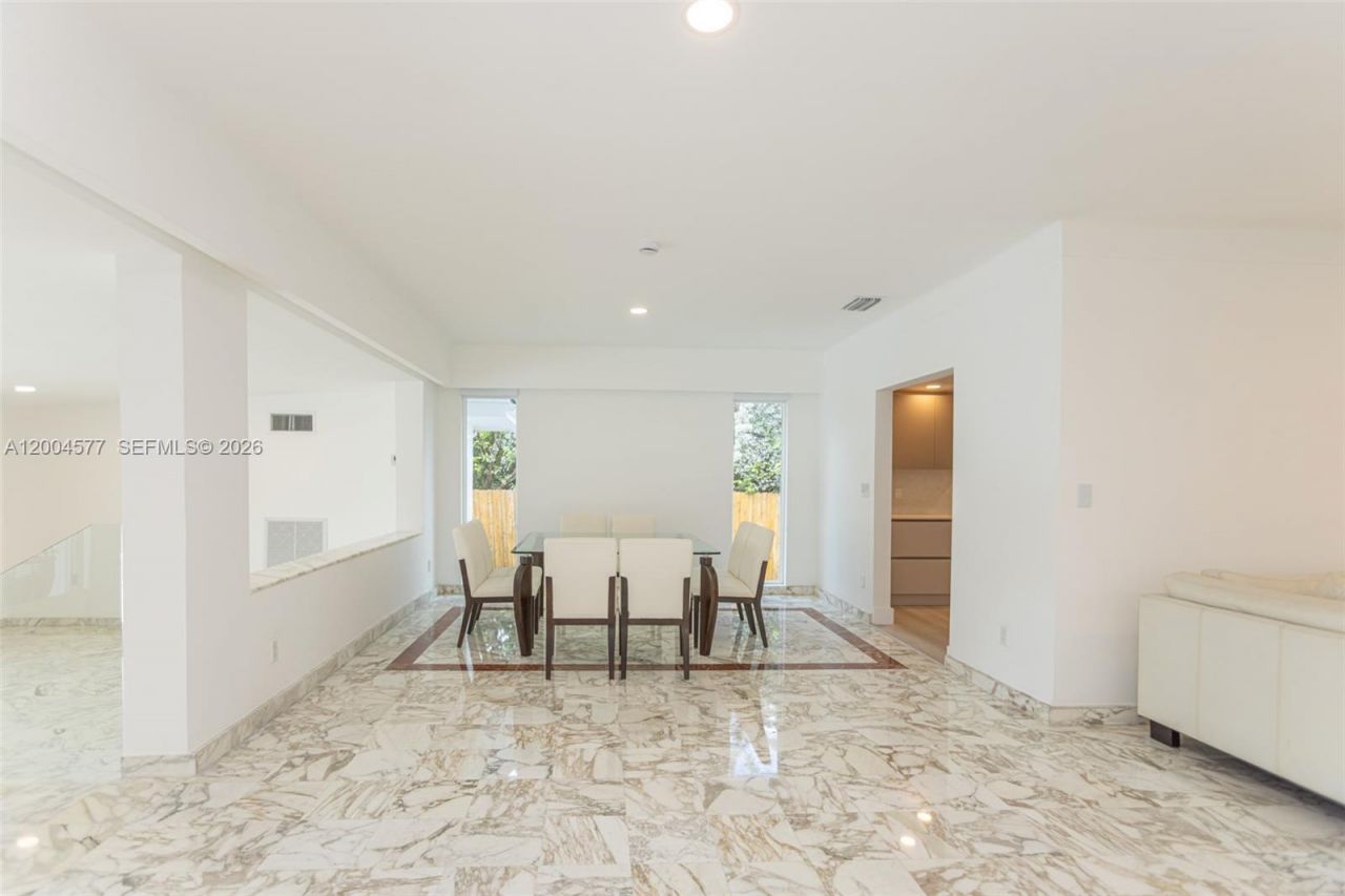 1690 Daytonia Rd , Miami Beach, FL 33141 Photo