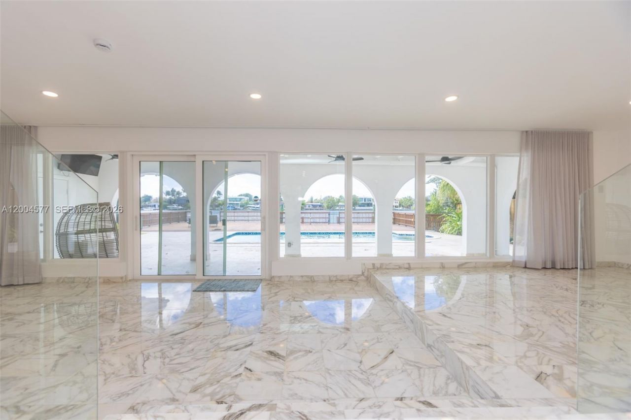 1690 Daytonia Rd , Miami Beach, FL 33141 Photo
