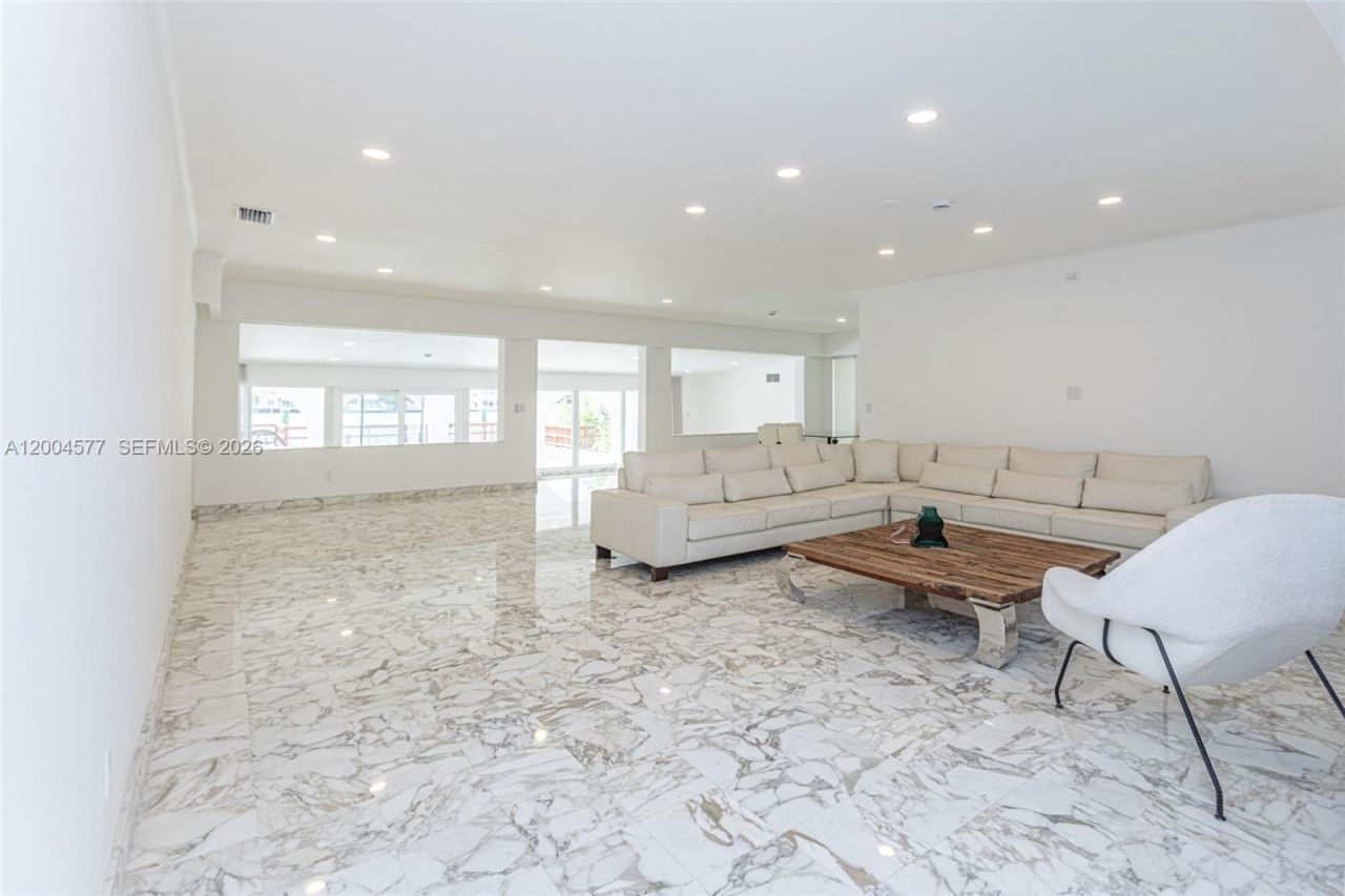 1690 Daytonia Rd, Miami Beach, FL 33141 Photo