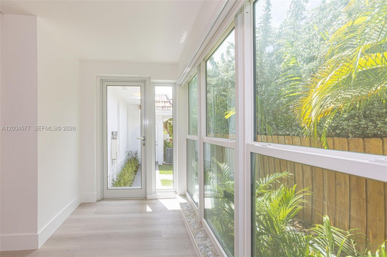 1690 Daytonia Rd , Miami Beach, FL 33141 Photo