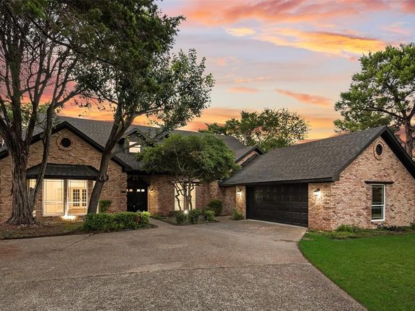 811 Cobblestone Court , Cedar Hill, TX 75104