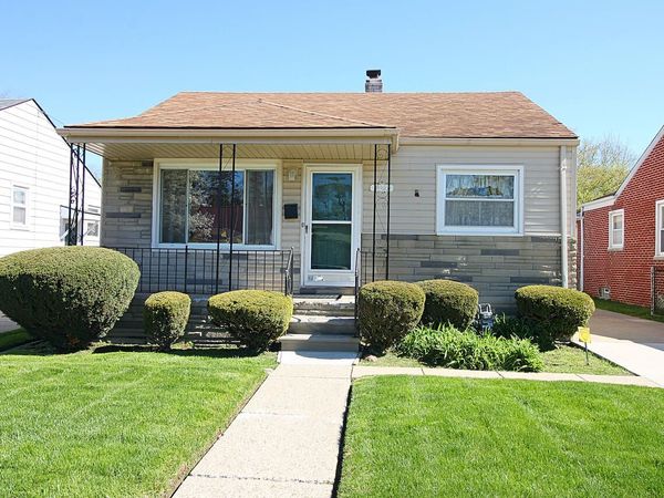 18905 Woodland Street, Harper Woods, MI 48225