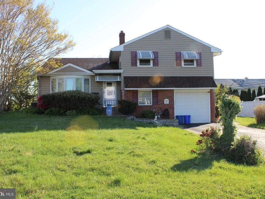 2203 Clover Drive, Broomall, PA 19008 Main Photo