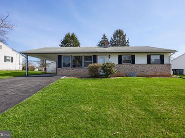 131 CAMBRIDGE DRIVE, MECHANICSBURG, PA 17055