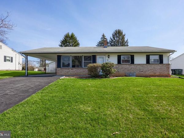 131 CAMBRIDGE DRIVE, MECHANICSBURG, PA 17055