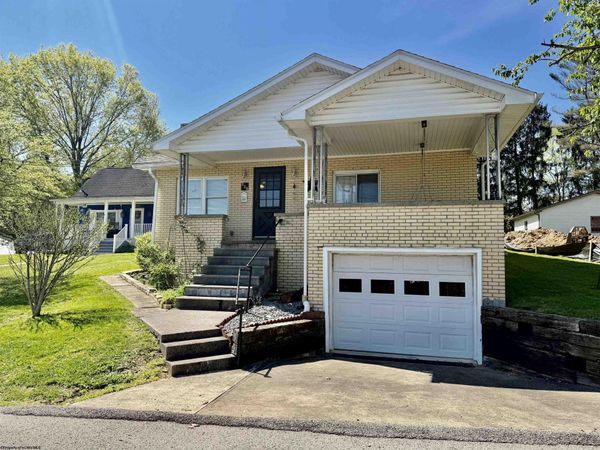 228 Meadowlane Avenue, Fairmont, WV 26554