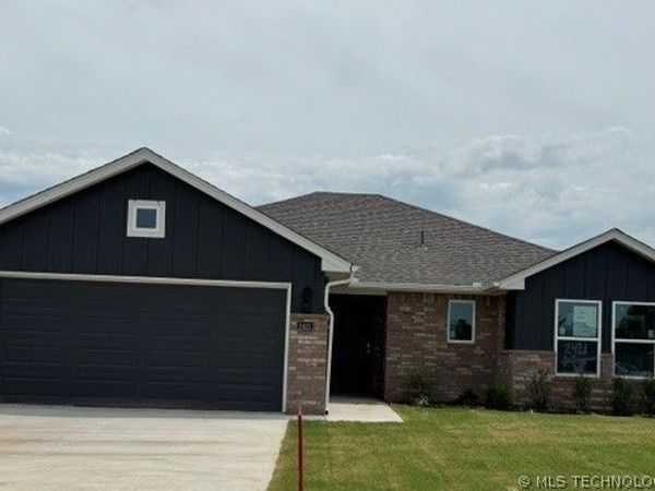 2421 W Main Street , Collinsville, OK 74021