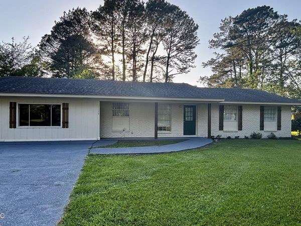 1124 Smith Ln Lane, Monticello, MS 39654