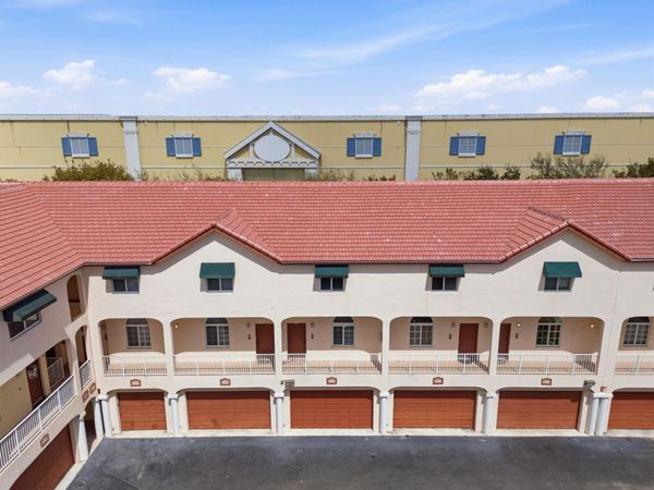 2445 NE 14th Street, Unit 5-509, Pompano Beach, FL 33062