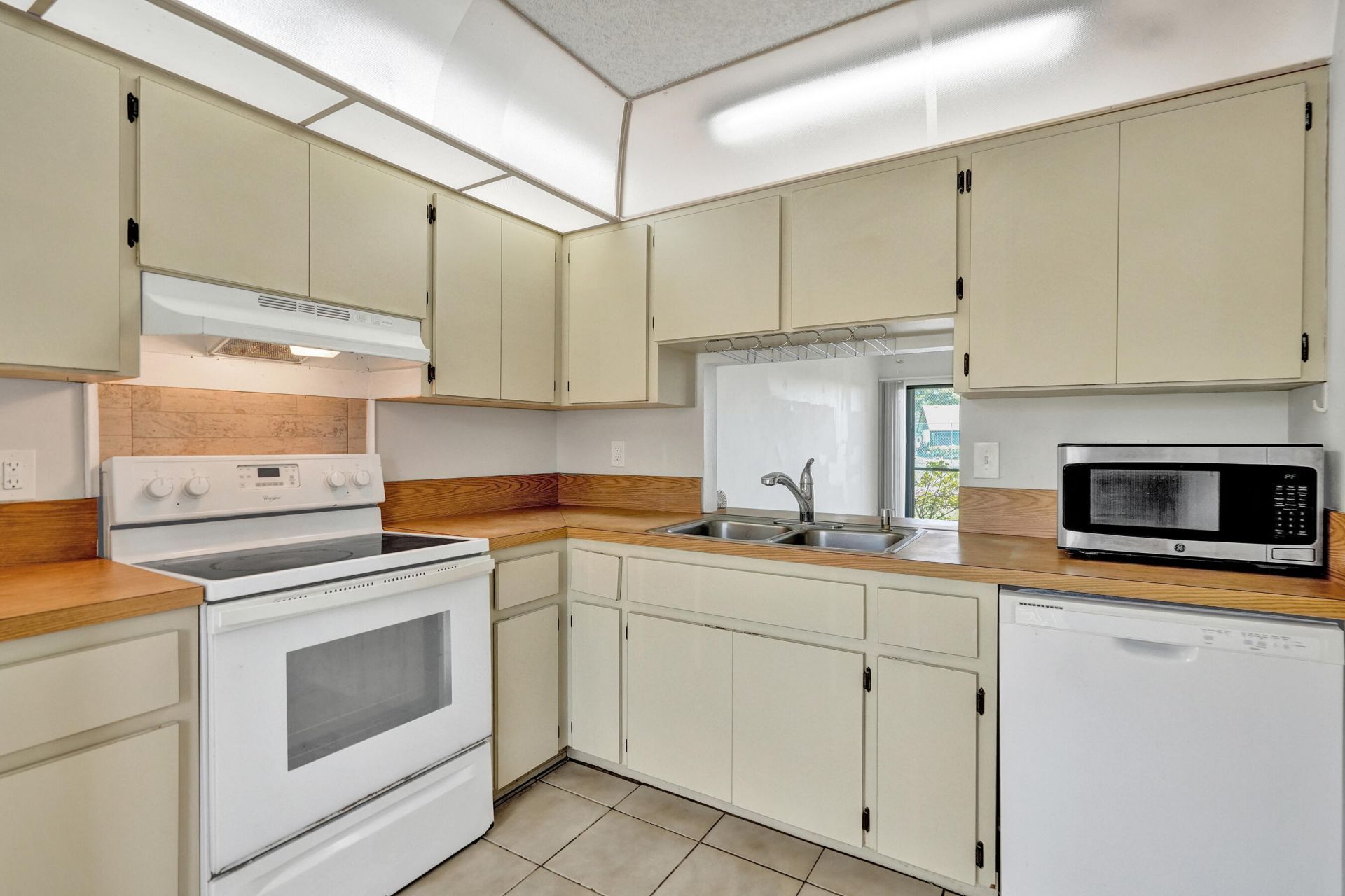 617 Banks Road, Unit 617, Margate, FL 33063 Photo