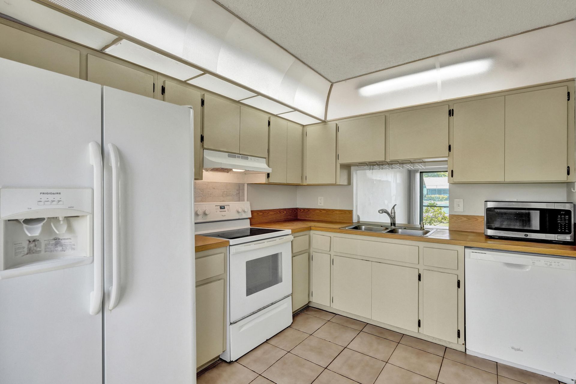 617 Banks Road, Unit 617, Margate, FL 33063 Photo