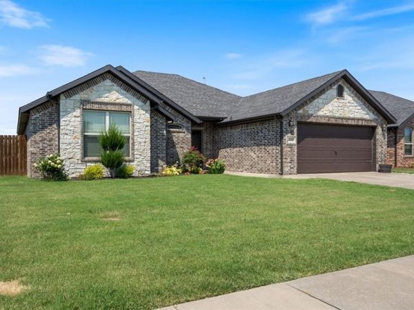 6210 S 38th Street , Rogers, AR 72758