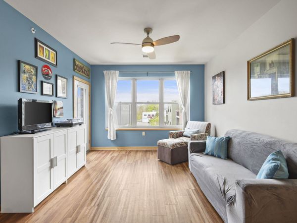 107 Sutherland Court, Unit 323, Madison, WI 53704