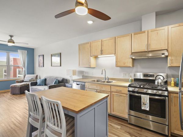 107 Sutherland Court, Unit 323, Madison, WI 53704