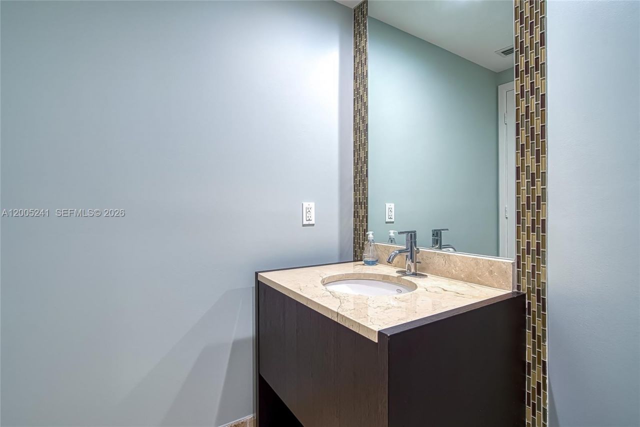 18201 Collins Ave , Unit 1701, Sunny Isles Beach, FL 33160 Photo