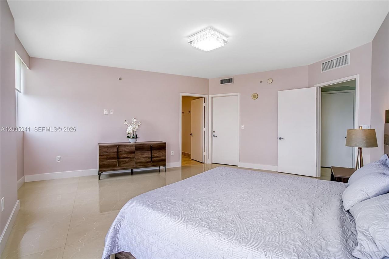 18201 Collins Ave , Unit 1701, Sunny Isles Beach, FL 33160 Photo