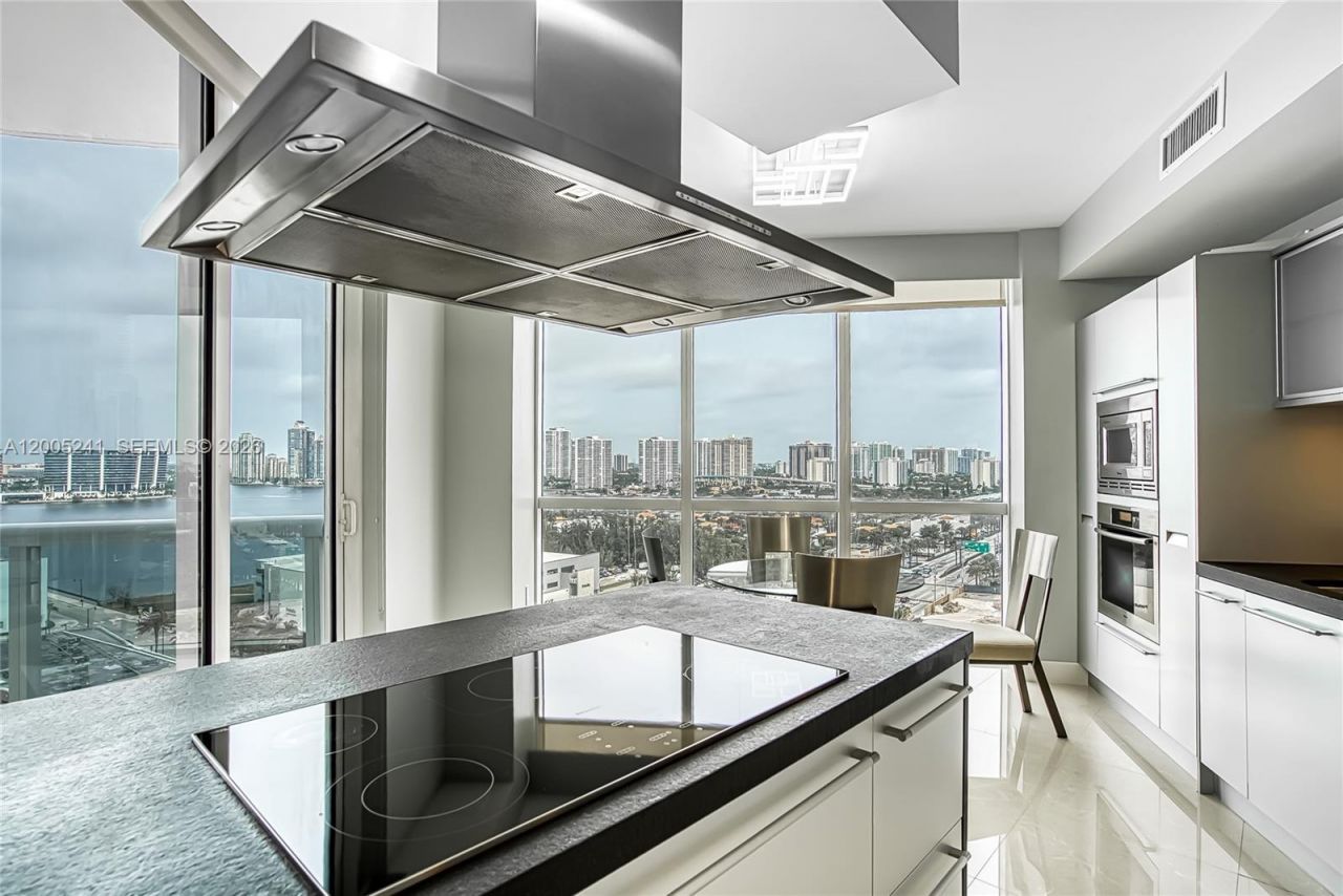 18201 Collins Ave , Unit 1701, Sunny Isles Beach, FL 33160 Photo