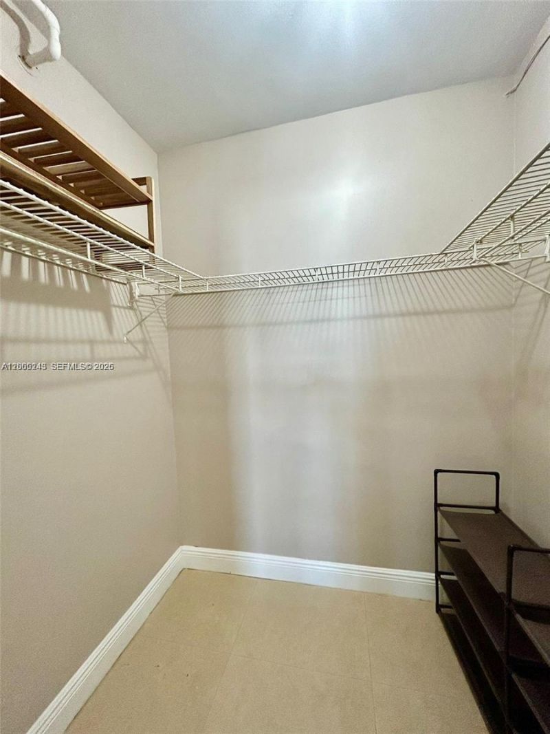 100 Lincoln Rd , Unit 1010, Miami Beach, FL 33139 Photo