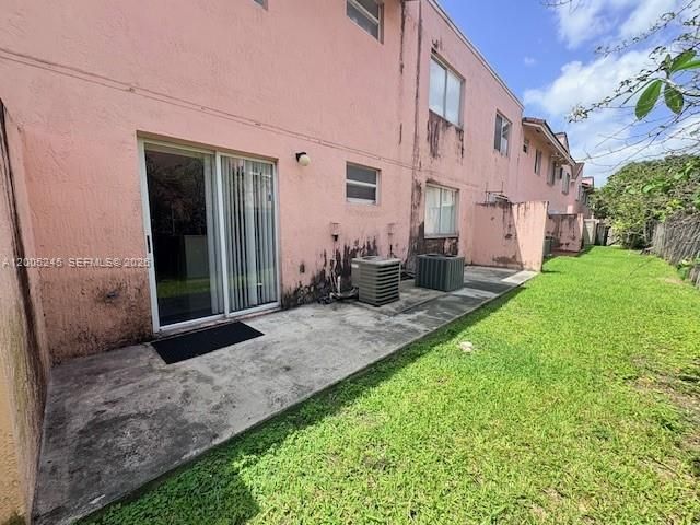 8019 Lake Dr, Unit 103, Doral, FL 33166 Photo