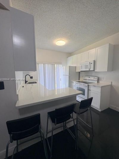 8019 Lake Dr, Unit 103, Doral, FL 33166 Photo