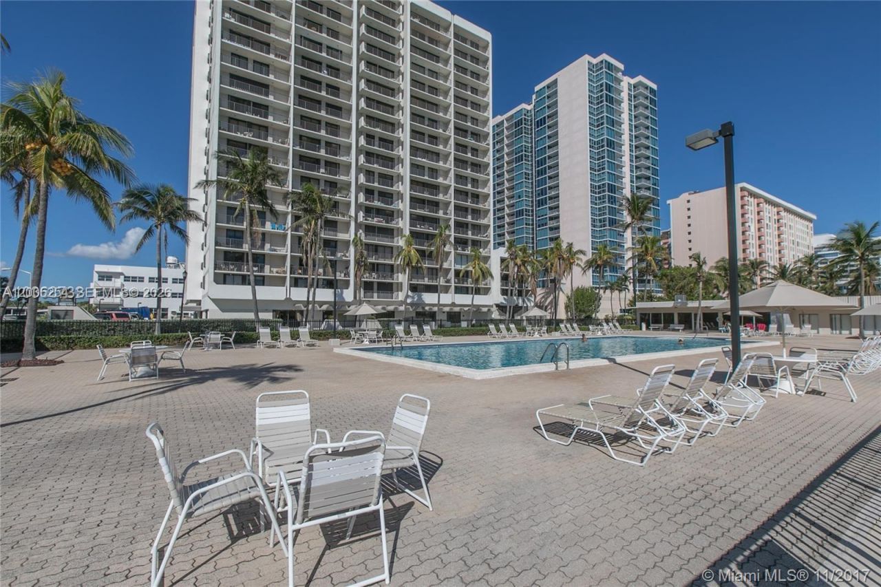 2625 Collins Ave, Unit 1508, Miami Beach, FL 33140 Photo