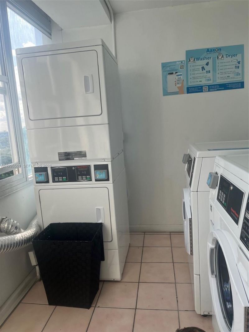 7545 E Treasure Dr, Unit 5H, North Bay Village, FL 33141 Photo