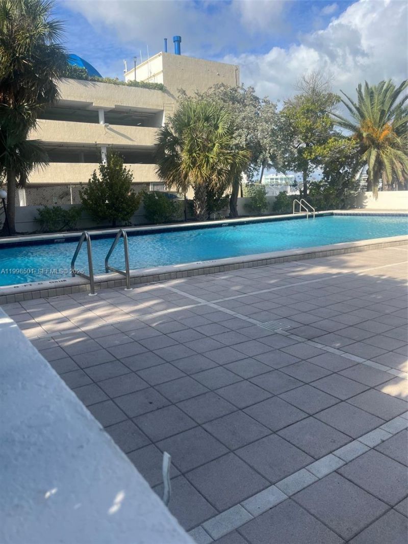 7545 E Treasure Dr, Unit 5H, North Bay Village, FL 33141 Photo
