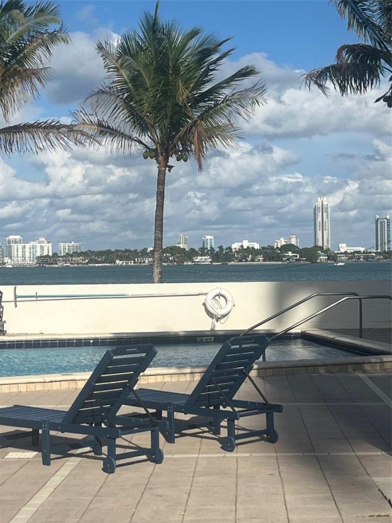 7545 E Treasure Dr, Unit 5H, North Bay Village, FL 33141 Photo