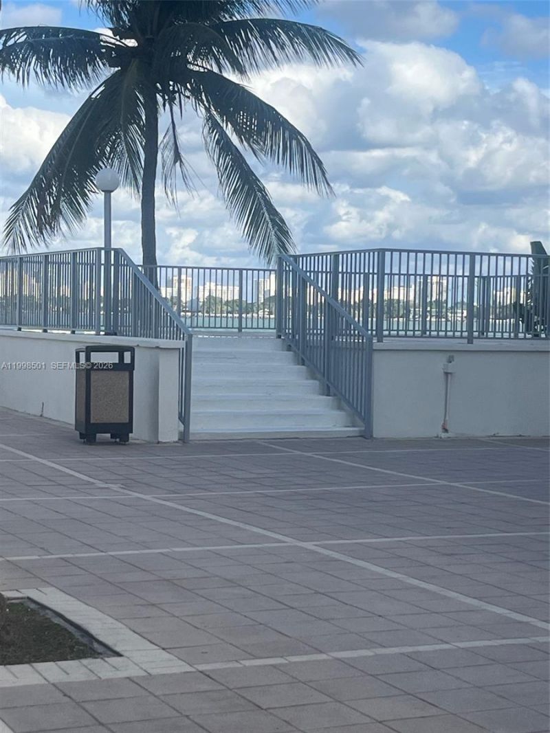 7545 E Treasure Dr, Unit 5H, North Bay Village, FL 33141 Photo