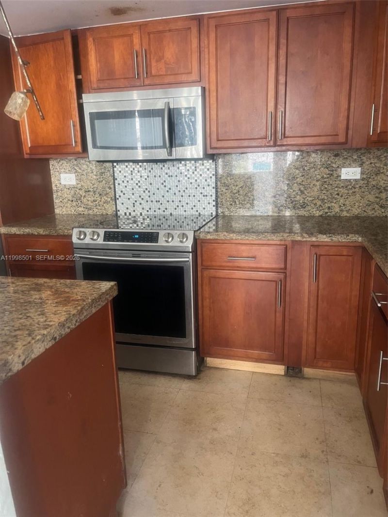7545 E Treasure Dr, Unit 5H, North Bay Village, FL 33141 Photo