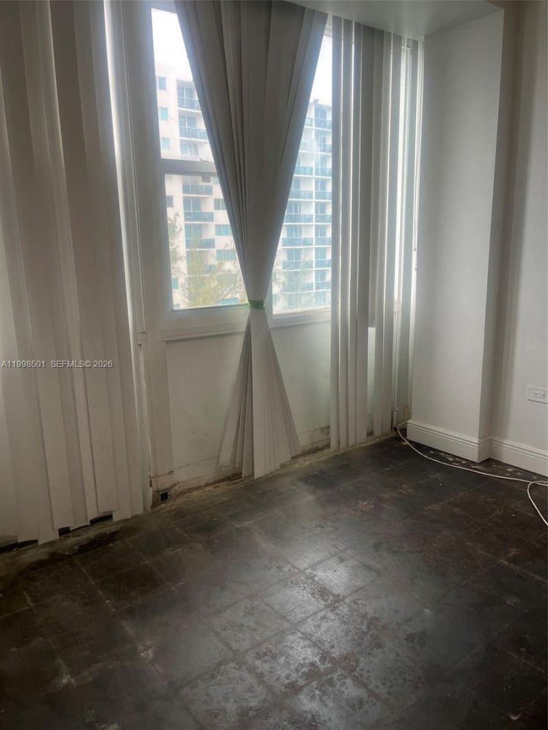 7545 E Treasure Dr, Unit 5H, North Bay Village, FL 33141 Photo