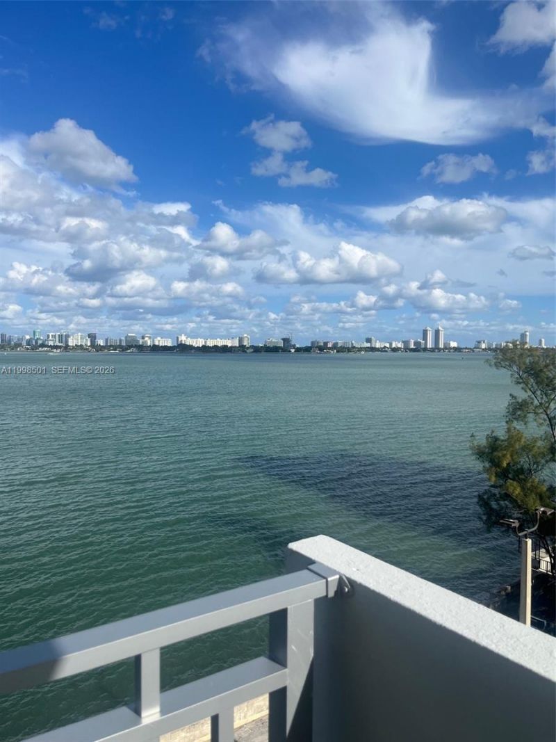 7545 E Treasure Dr, Unit 5H, North Bay Village, FL 33141 Photo