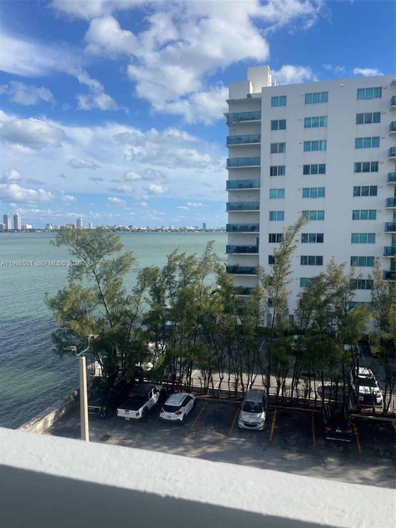 7545 E Treasure Dr, Unit 5H, North Bay Village, FL 33141 Photo