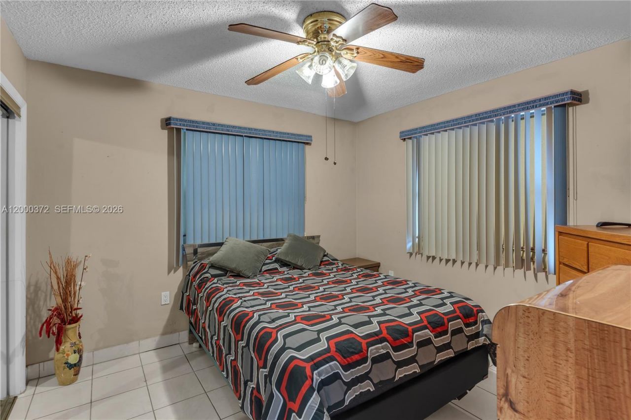 6770 SW 15th St , Miami, FL 33144 Photo