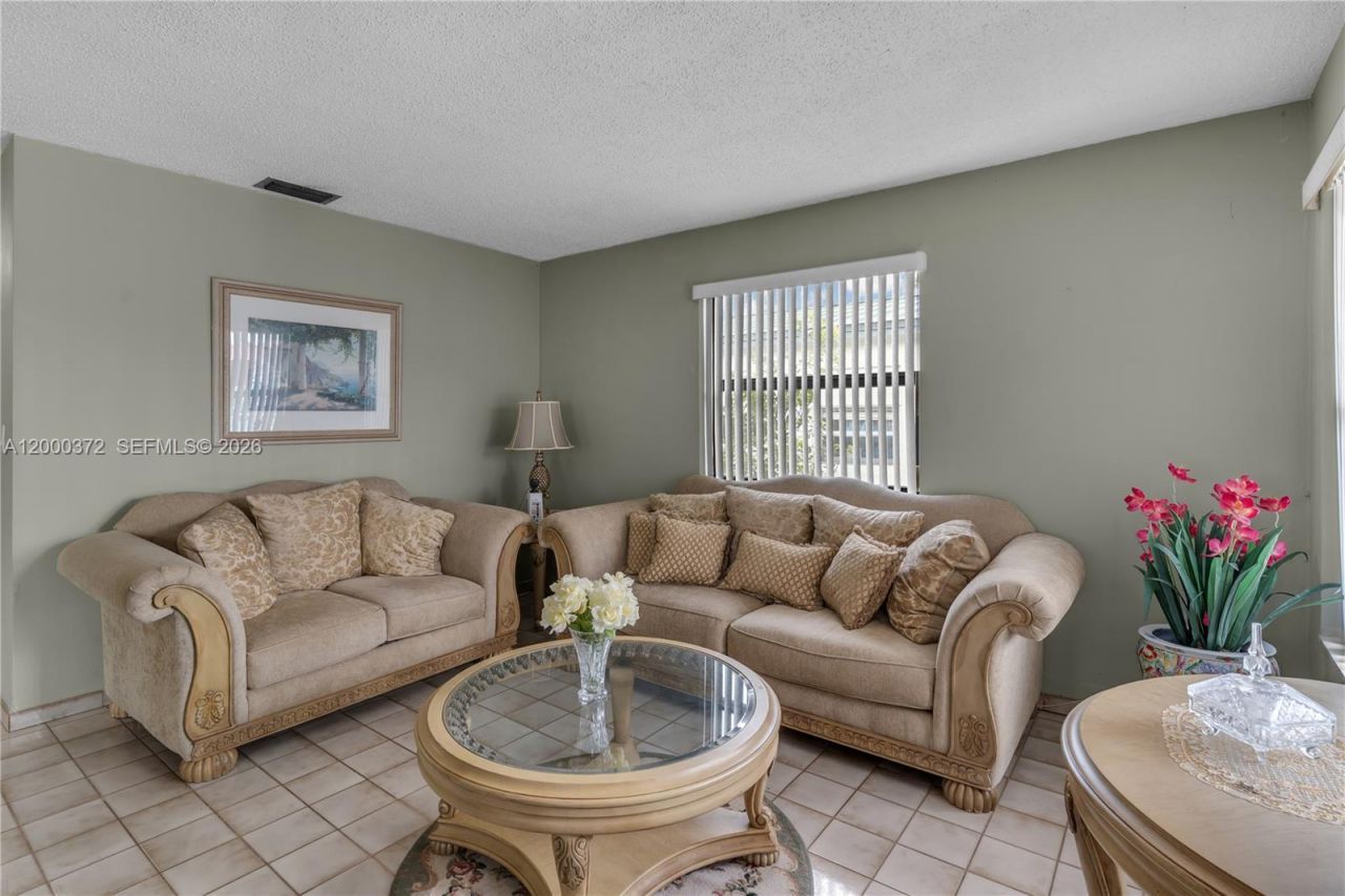 6770 SW 15th St , Miami, FL 33144 Photo