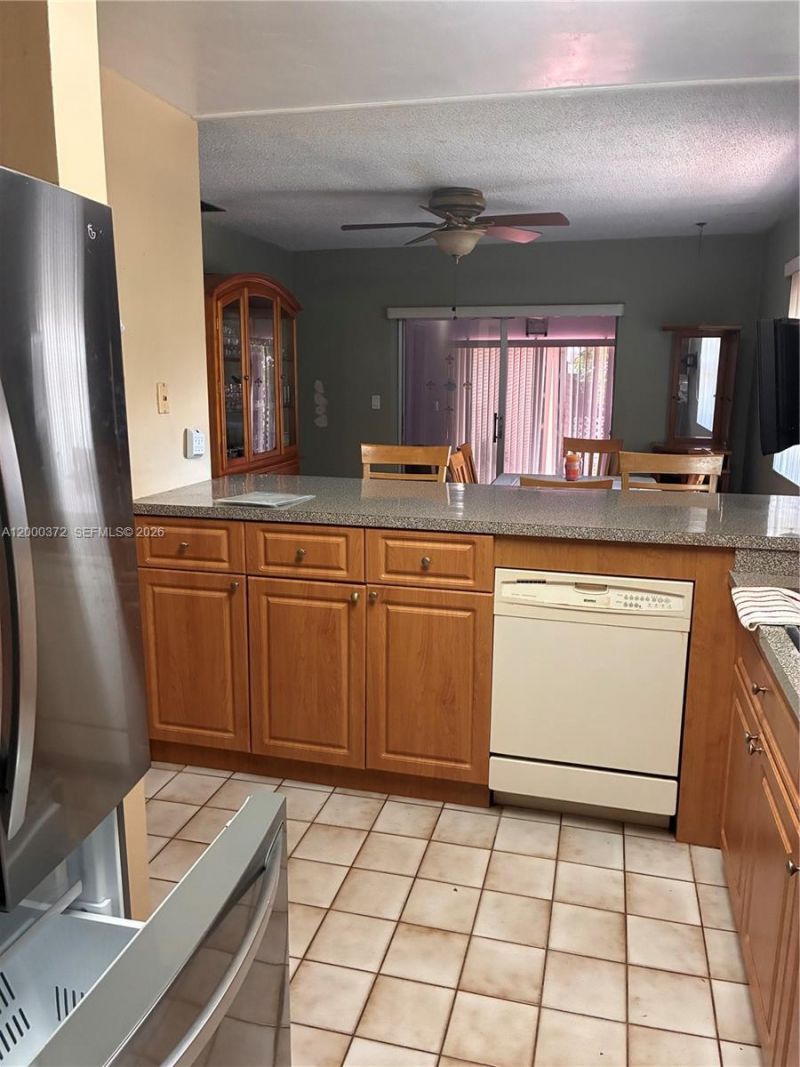 6770 SW 15th St , Miami, FL 33144 Photo