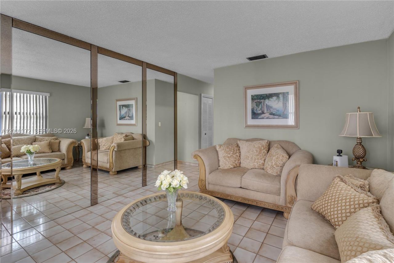 6770 SW 15th St , Miami, FL 33144 Photo