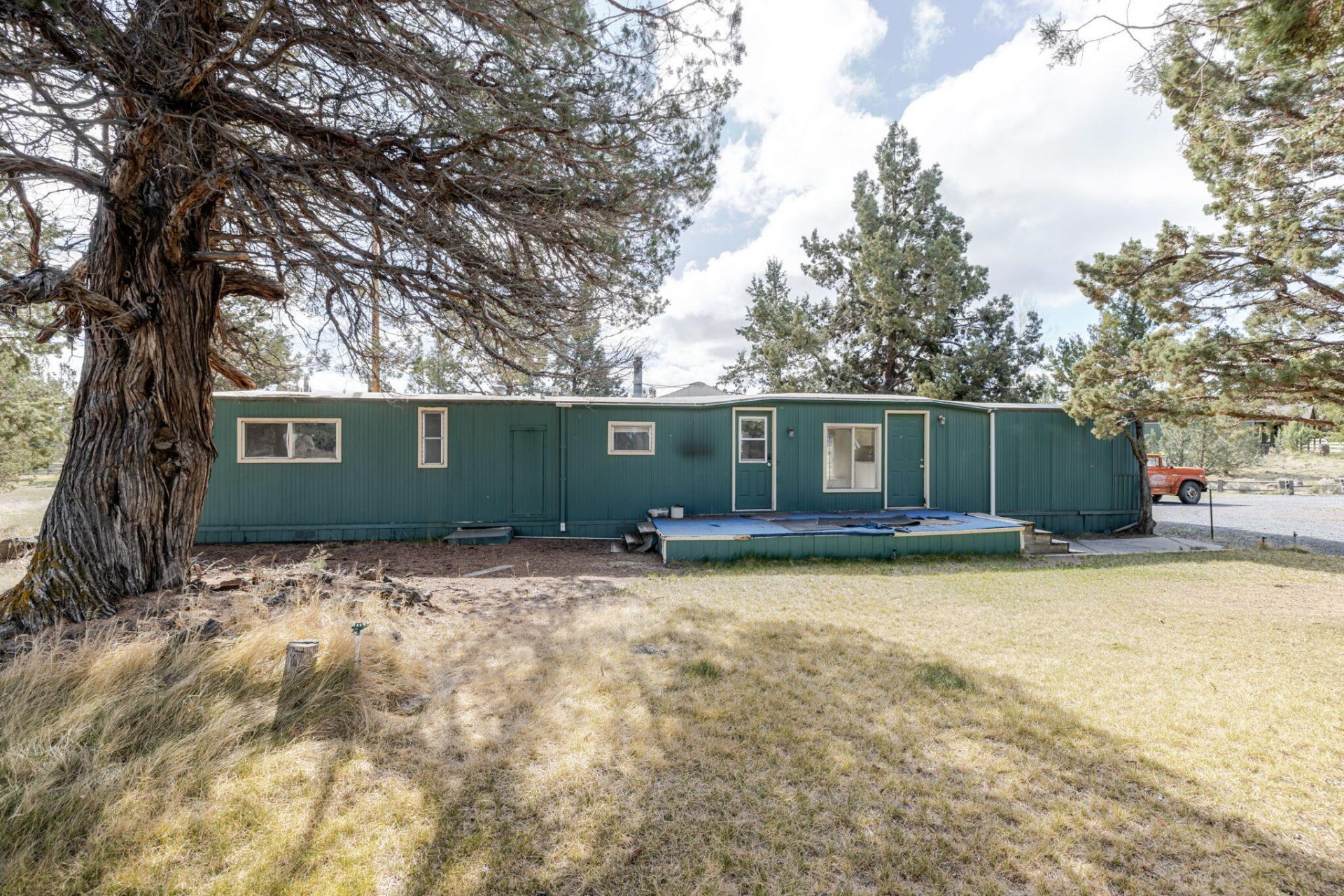 20970 Hicrest Place, Bend, OR 97703 Main Photo