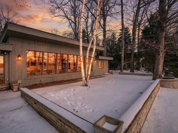 658 W Shoreview Lane, Indian River, MI 49749