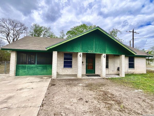 500 S MINNEAPOLIS ST, Beeville, TX 78102