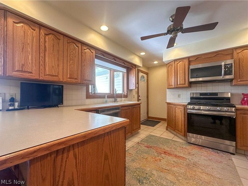 1011 Park Circle, Girard, OH 44420 Photo 13