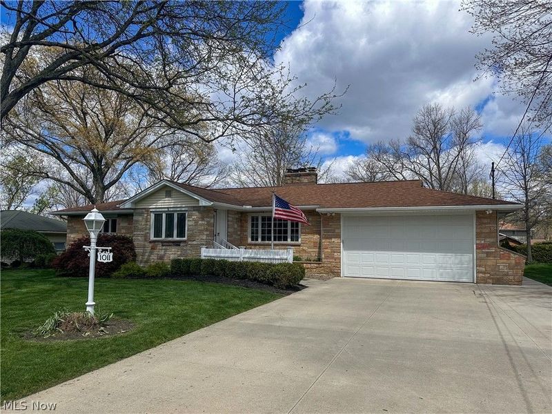 1011 Park Circle, Girard, OH 44420 Photo 2