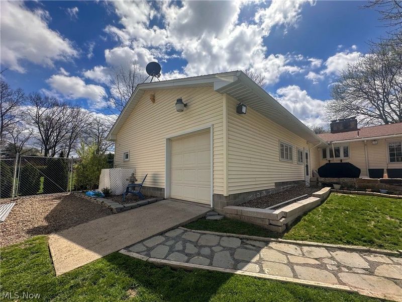 1011 Park Circle, Girard, OH 44420 Photo 36