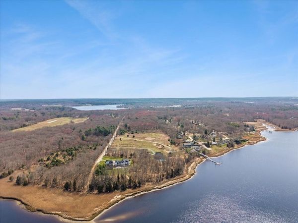 8 Ferry Lane, Berkley, MA 02779