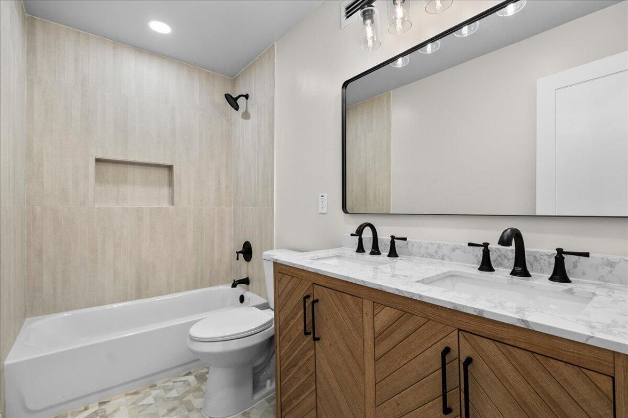 426 Bayberry Drive, West Palm Beach, FL 33403 Photo