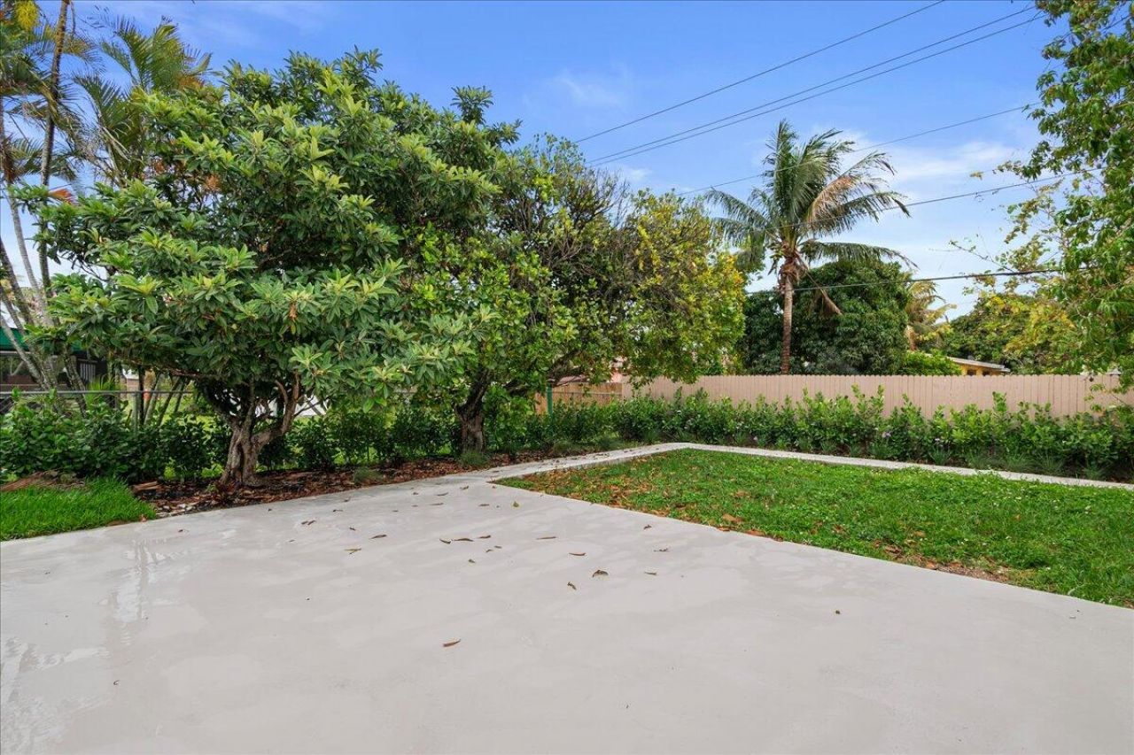 426 Bayberry Drive, West Palm Beach, FL 33403 Photo