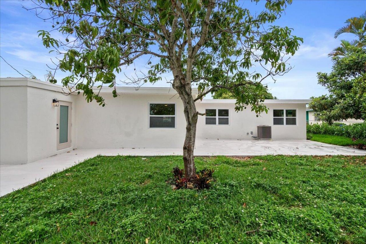 426 Bayberry Drive, West Palm Beach, FL 33403 Photo